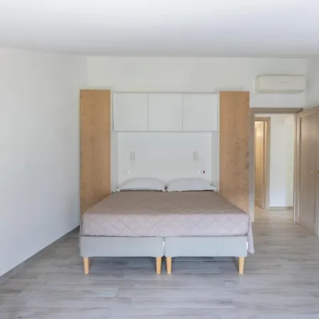Casale Del Nonno Апарт-готель