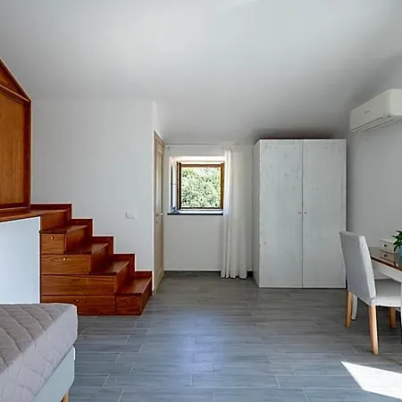 Casale Del Nonno Apartahotel 4*