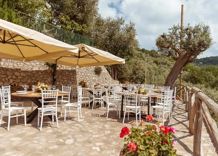 Apart-hotel Casale Del Nonno 4*